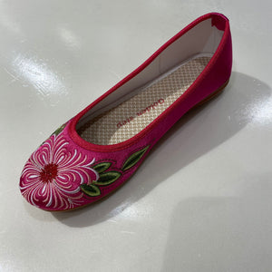 Golden Step Ladies Embroidered Shoes (Rose Red)