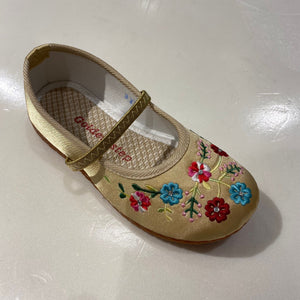 Golden Step Girl's Embroidered Shoes (Gold)